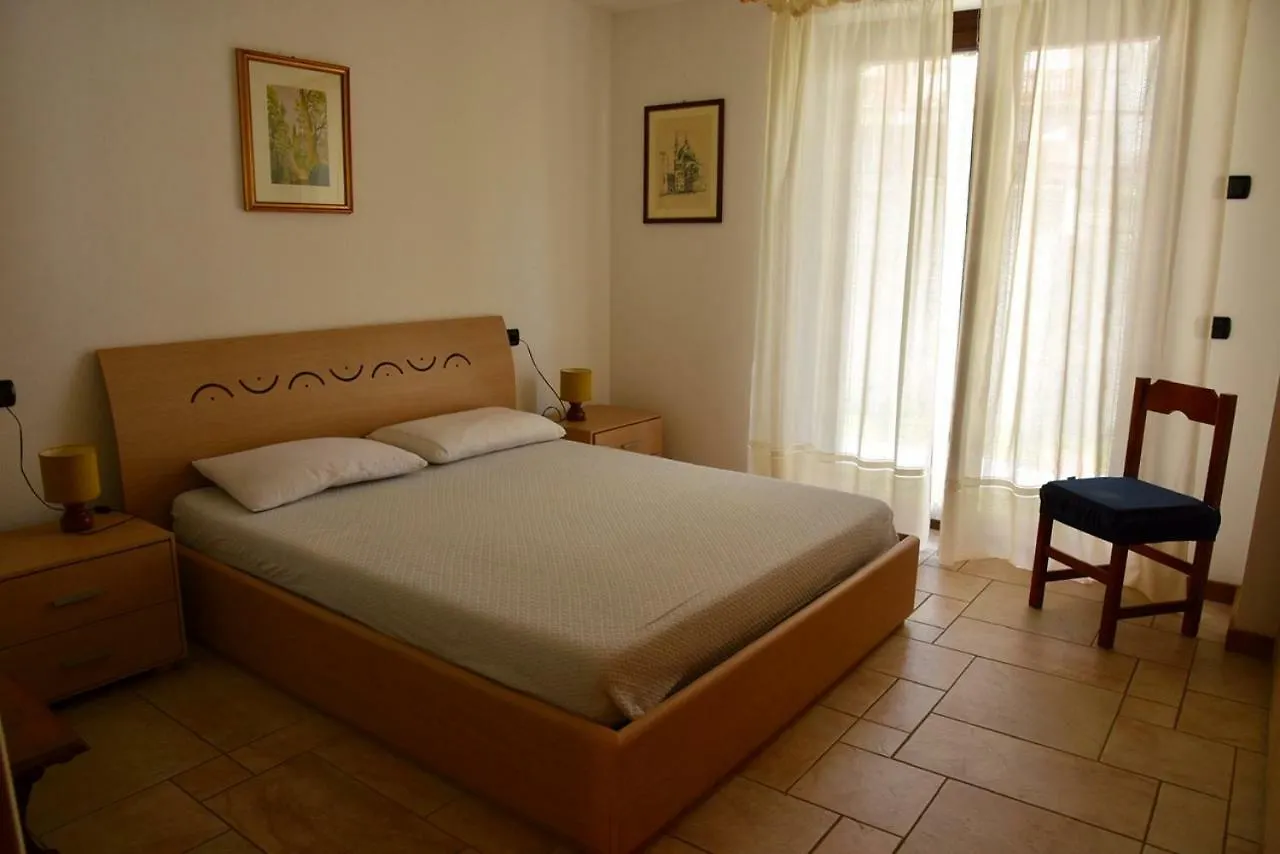 Baitin Finferlo Apartment Premadio 0*,  Italy